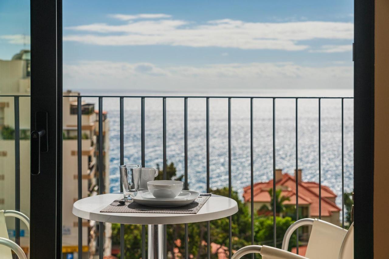Monumental Plaza By Petit Hotels Funchal  Bagian luar foto